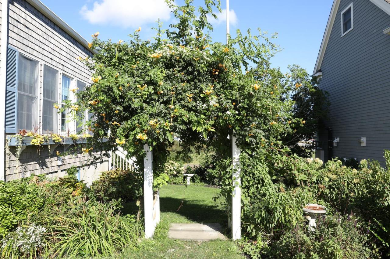 An English Garden Dennisport Exterior photo